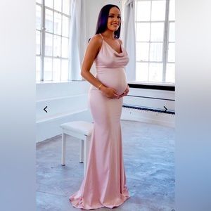 Elegant maternity dress for wedding, maternity photoshoot, baby shower, etc!